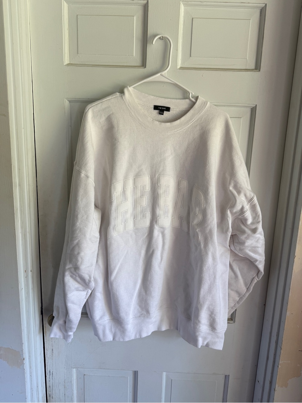 the bar white sweatshirt xxl